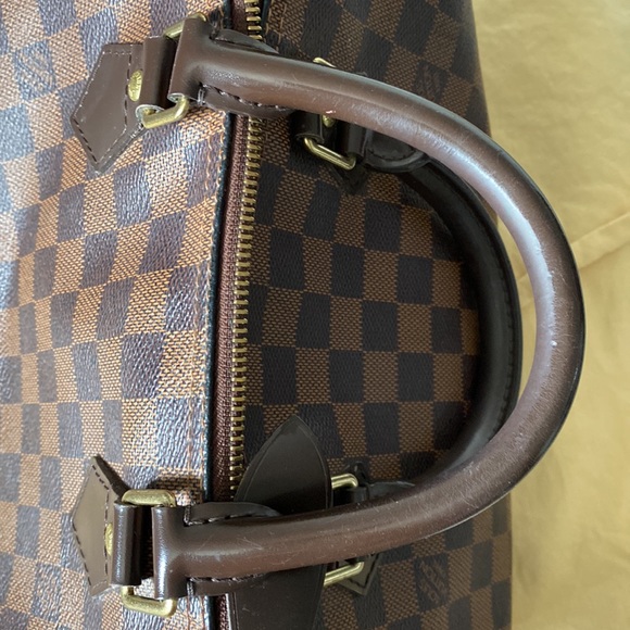 Authentic Louis Vuitton Speedy 30 - Picture 5 of 12